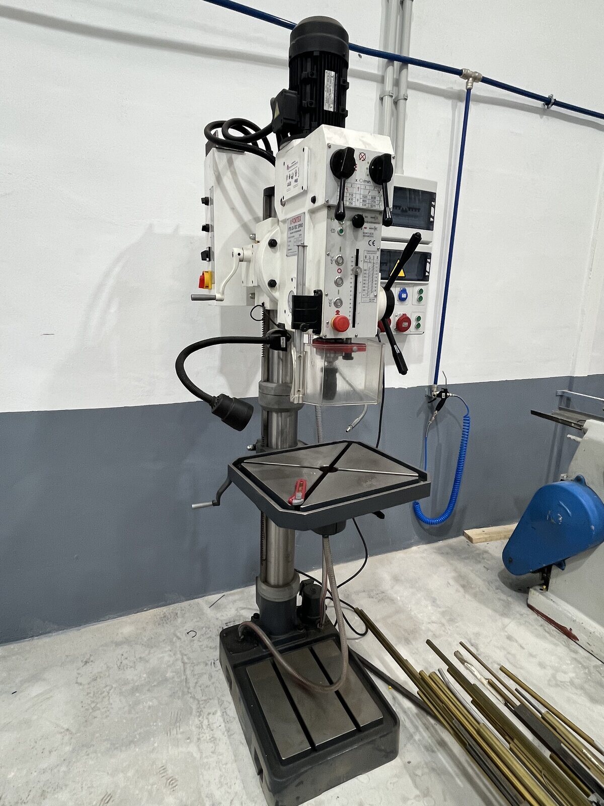 Taladro de columna Fortek